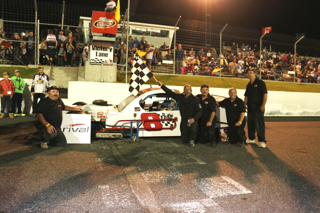 Gary McLean scores OSCAAR Hanover Holiday Modified feature victory