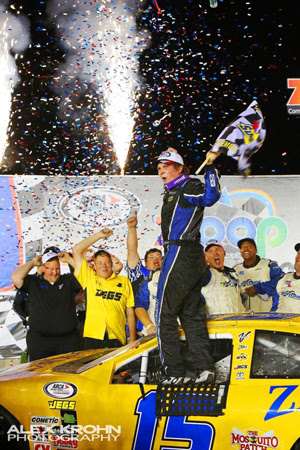 Brennan Poole Drives Zaxby’s to Victory Lane at Kentucky