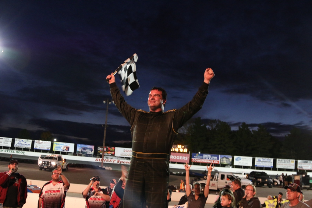 Kevin Cornelius scores Velocity 250 OSCAAR Super Late Model feature victory at Sunset Speedway