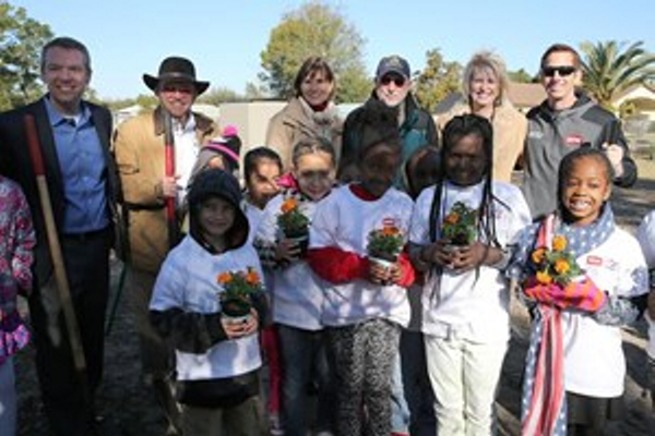 ScottsMiracle-Gro(R), NASCAR’s #16 Greg Biffle and Jack Roush Kick-Off Daytona Race Week With GRO1000 Community Garden Event and Pep Rally
