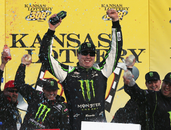 Kyle Busch Outduels Teammate Matt Kenseth for 75th XFINITY Win