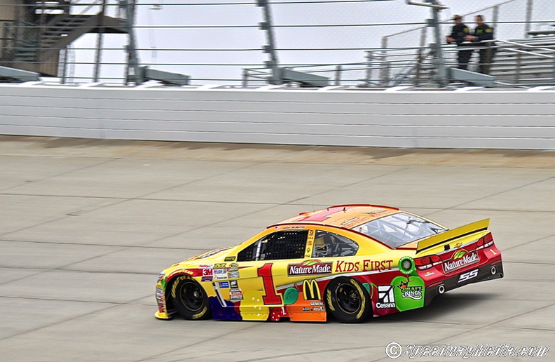 Jamie McMurray Falls Just Short of Advancing in Chase for Sprint Cup