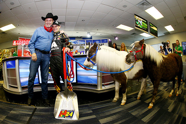 TEXAS MOTOR SPEEDWAY PONIES UP FOR UNIQUE FAREWELL GIFTS FOR RETIRING NASCAR ICON GORDON LEADING INTO AAA TEXAS 500