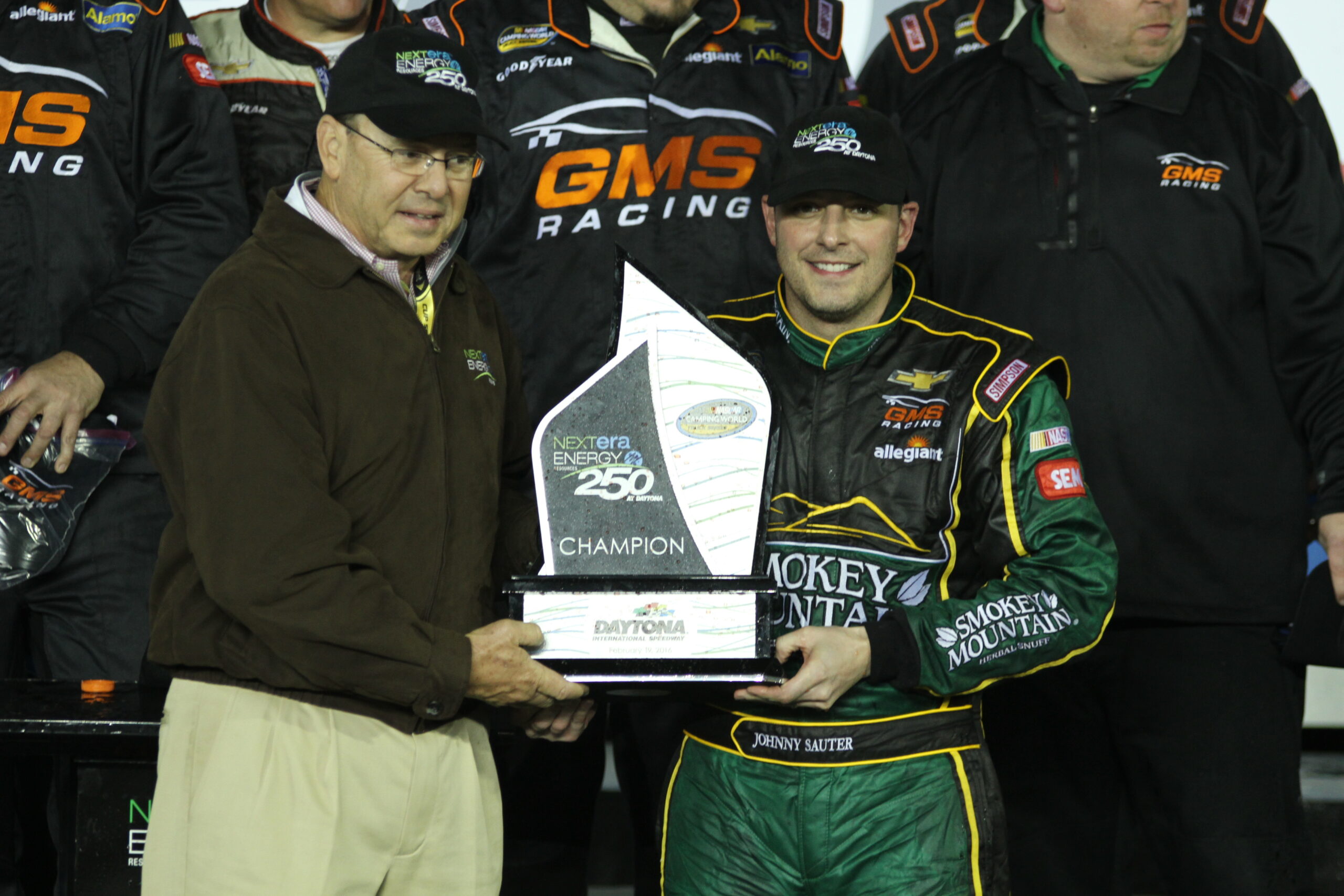 In Wild Finish, Sauter Wins Truck Series Opener at Daytona