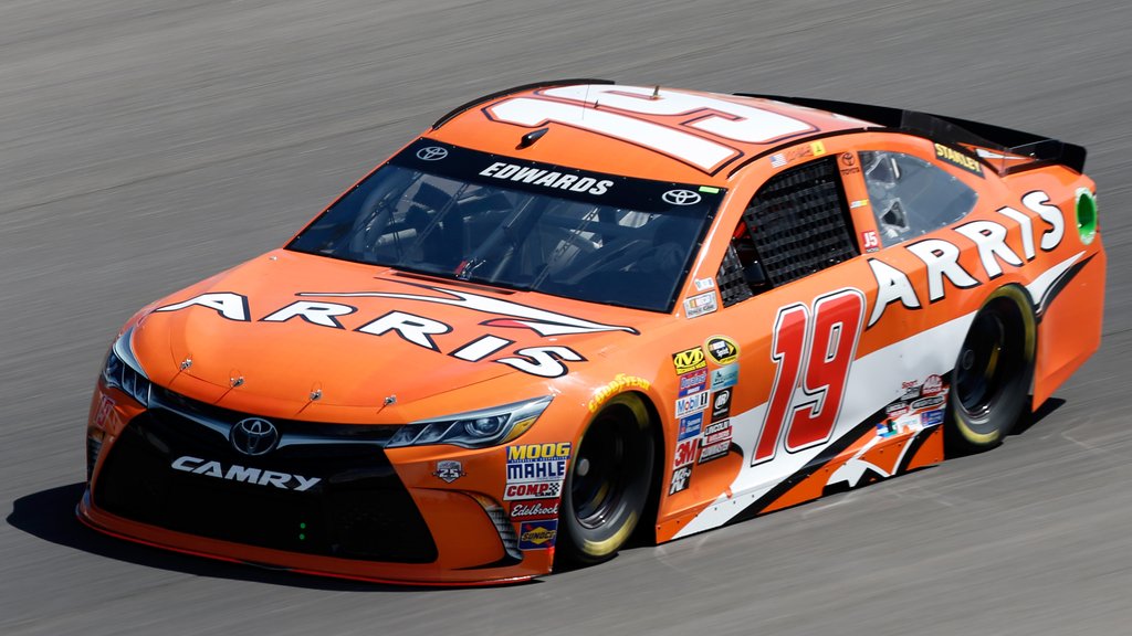 Carl Edwards Leads the Field in Second Practice at Las Vegas