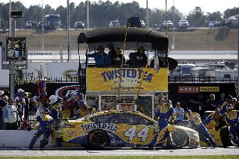 Twisted Tea Gives Race Fans a Chance to Get their Face in the Race
