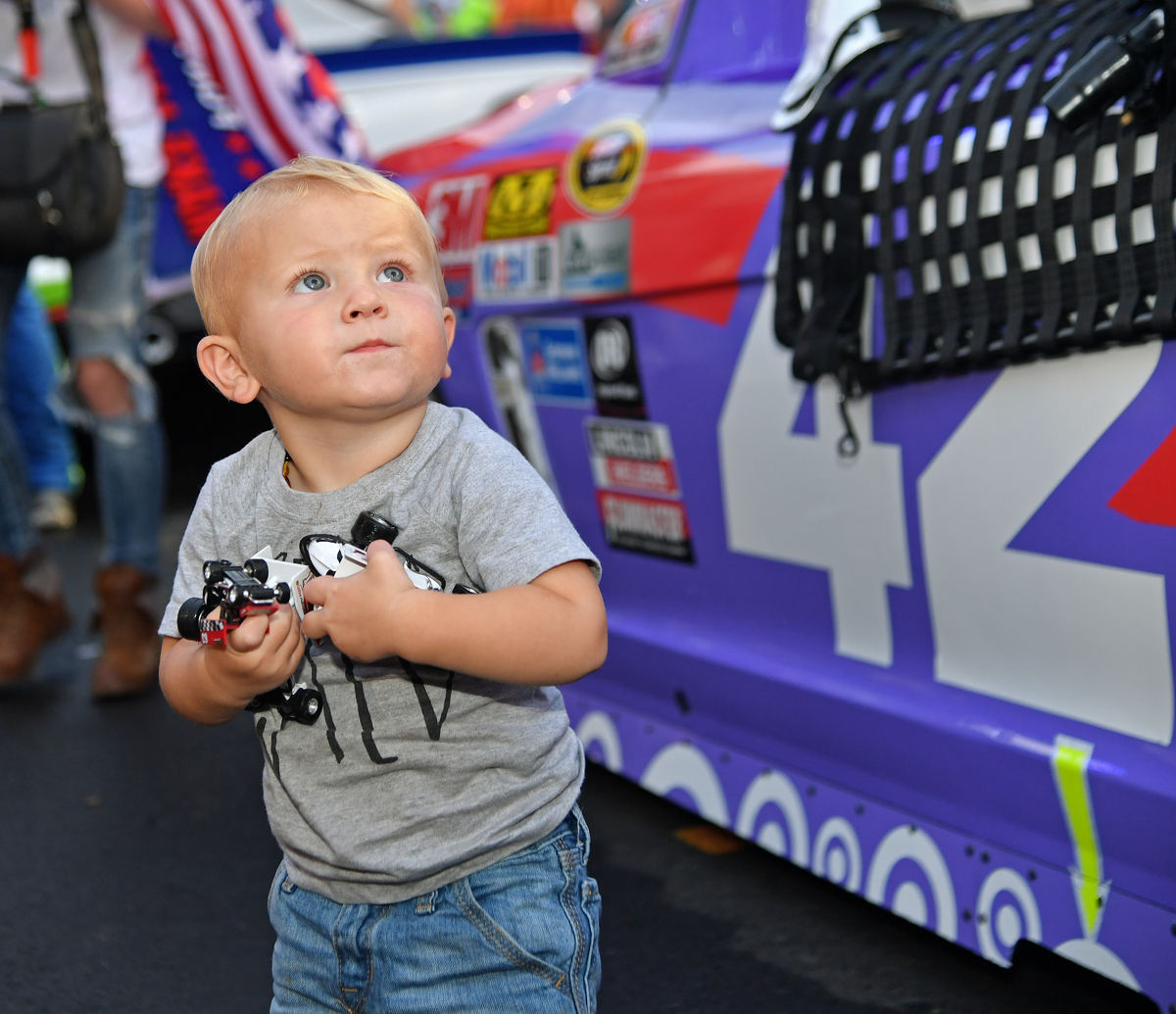 Bristol Sprint Cup Race Postponed to Sunday