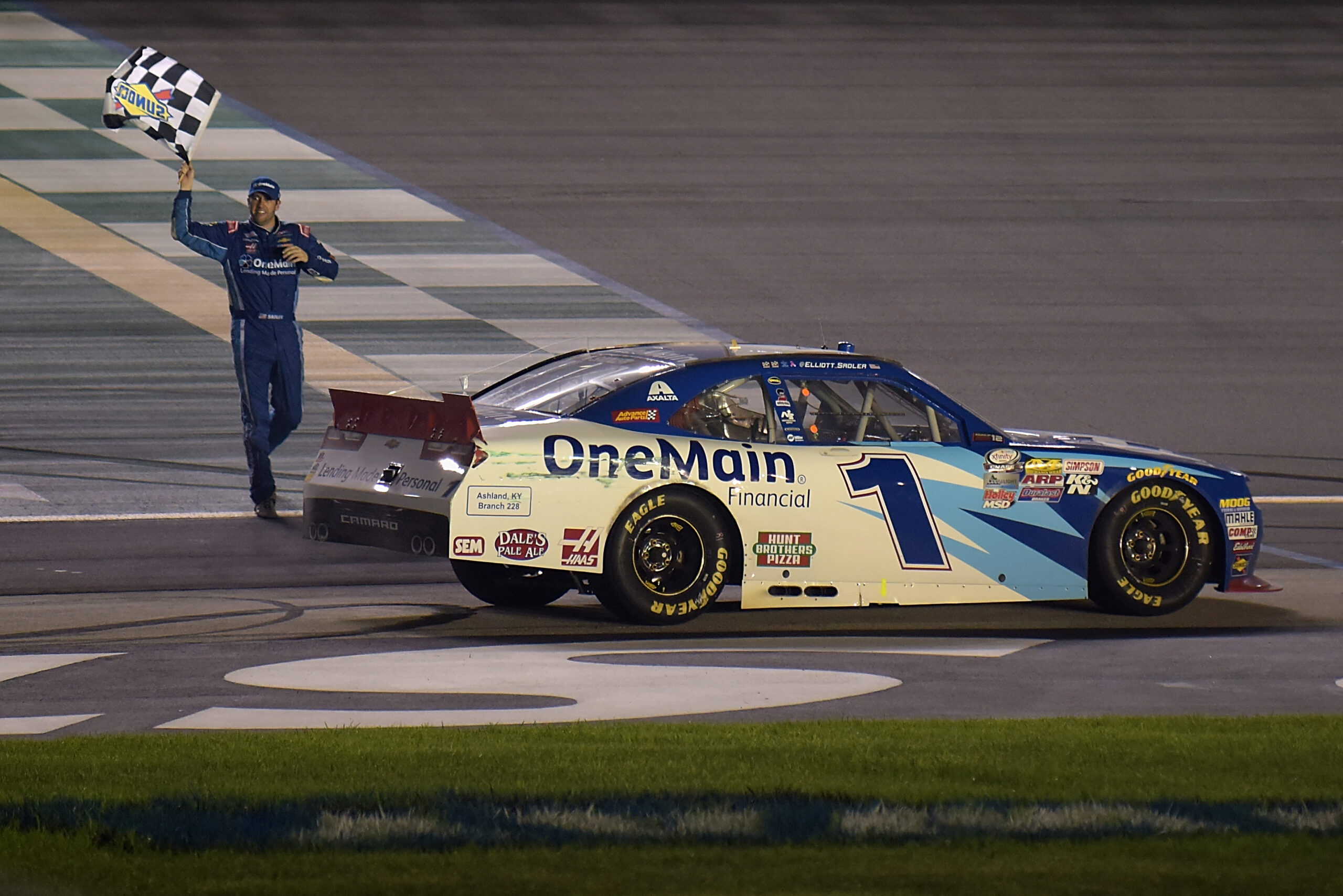 Elliott Sadler Wins Carnage Filled Chase Opener in Kentucky