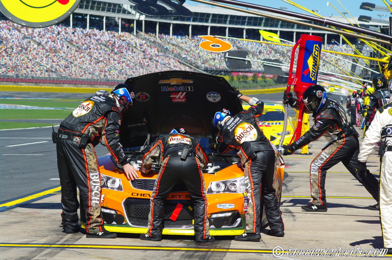 Bad luck puts Harvick and Logano in early Chase hole