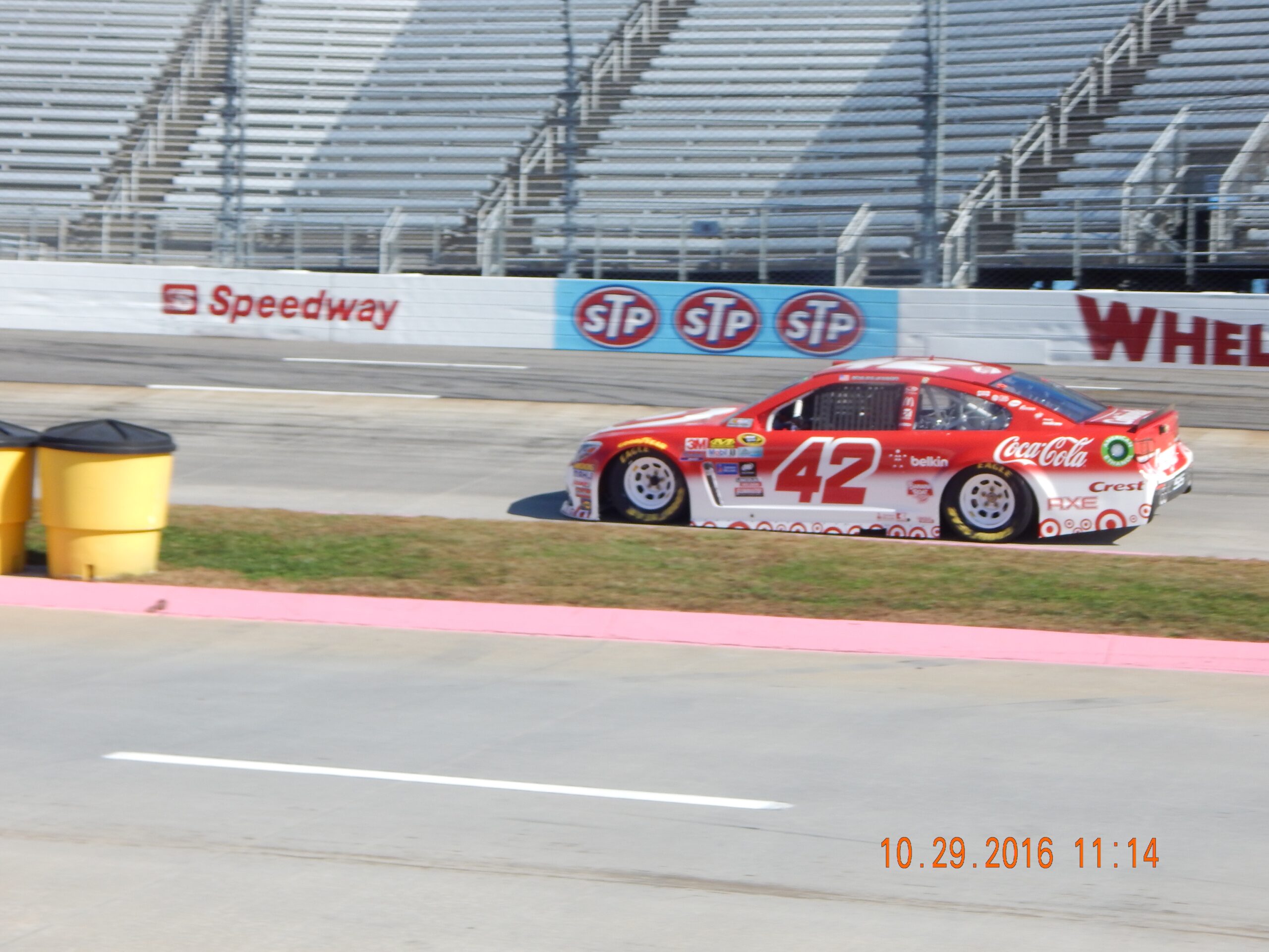 Larson fastest in final practice