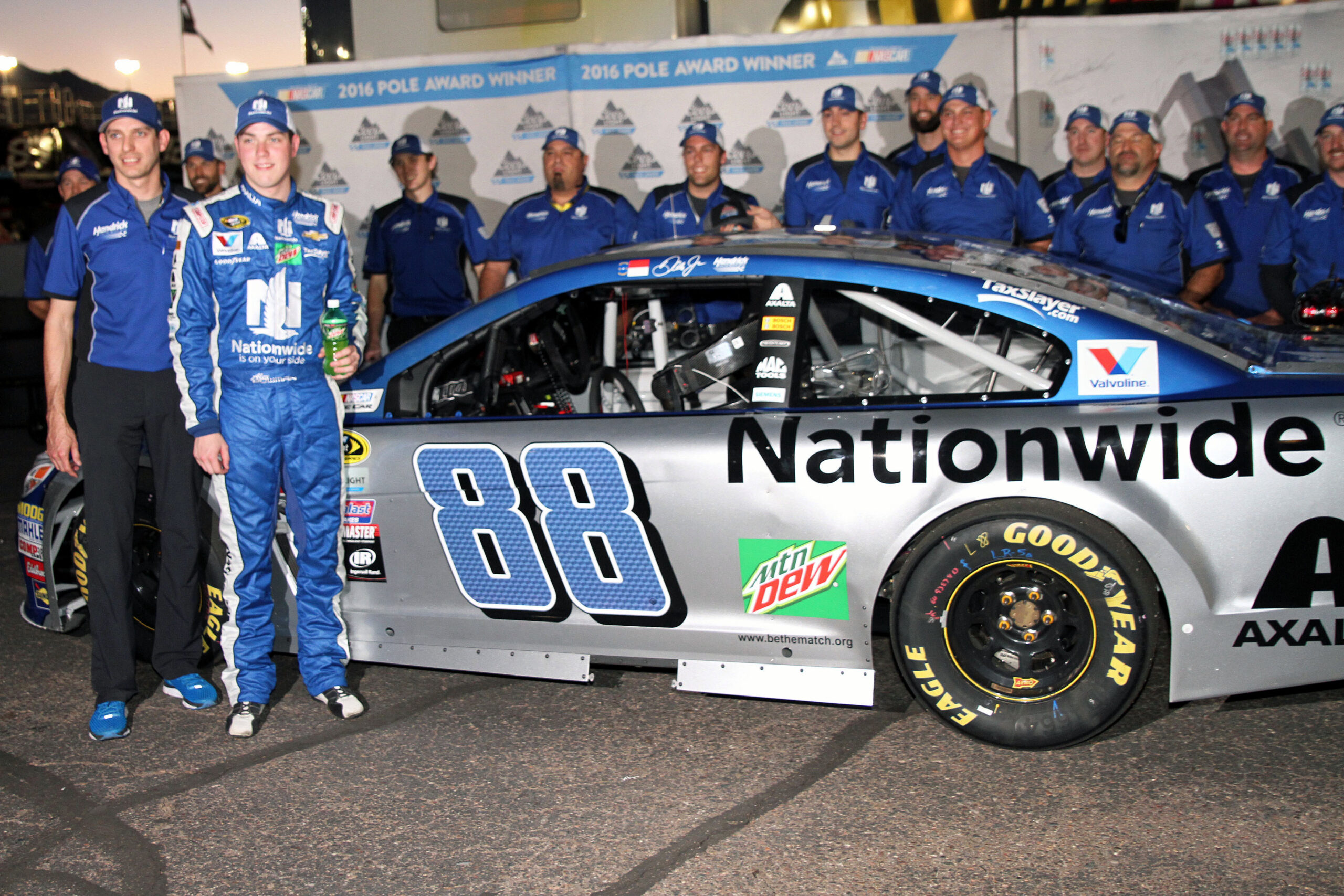 Bowman Takes the Pole in Phoenix