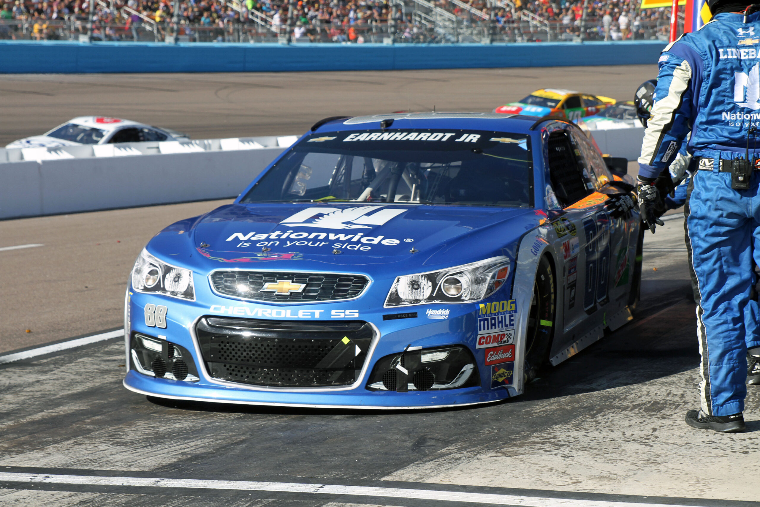 Victory Eludes Dominant Bowman at Phoenix