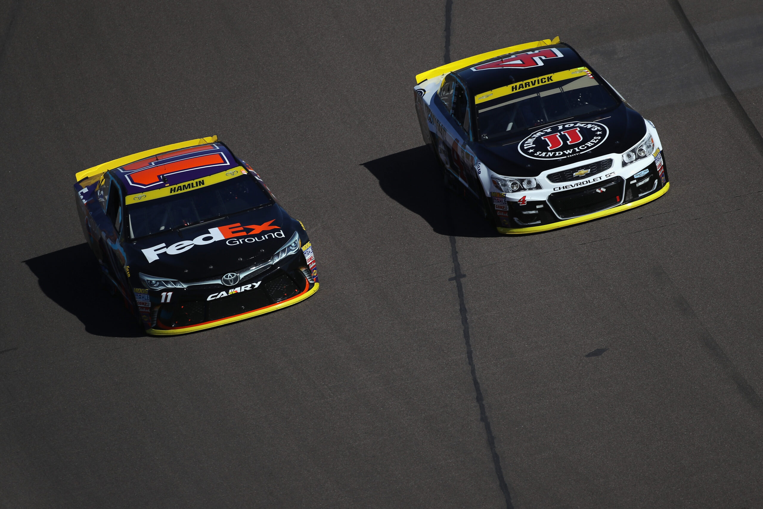Harvick proves a non-factor at Phoenix