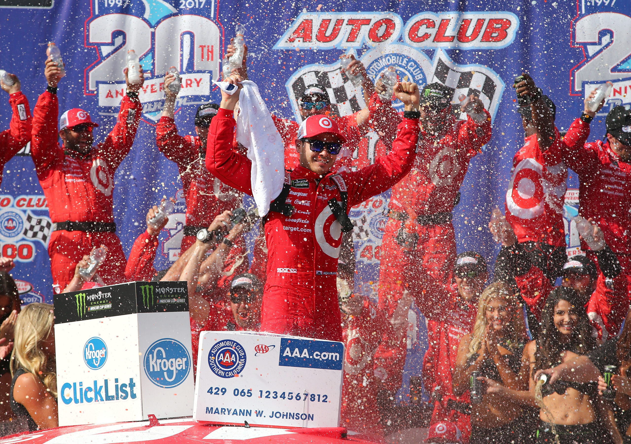 Larson Sweeps Weekend in Fontana
