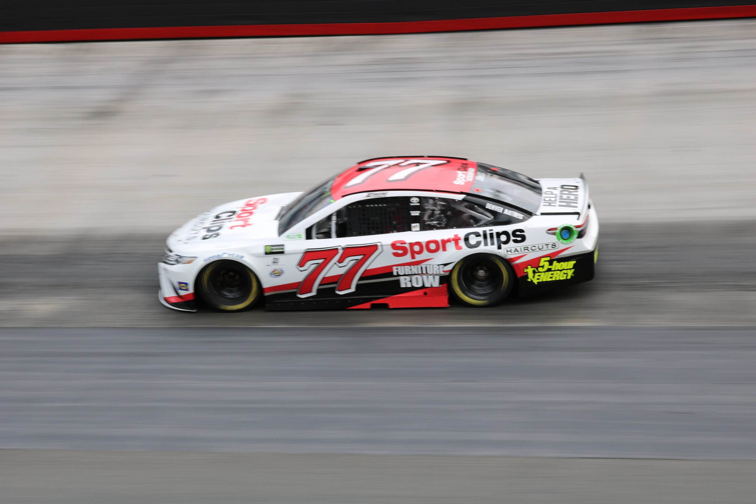 Jones Fastest in First Cup Practice at Bristol