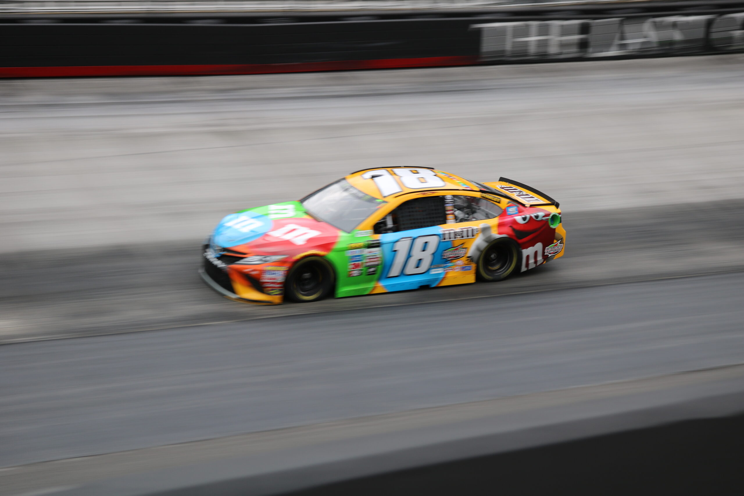 Kyle Busch Fastest at Bristol in Second Cup Practice
