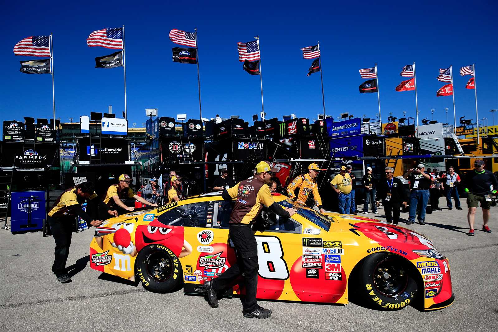 Kyle Busch Fastest in Final Cup Practice at Kansas