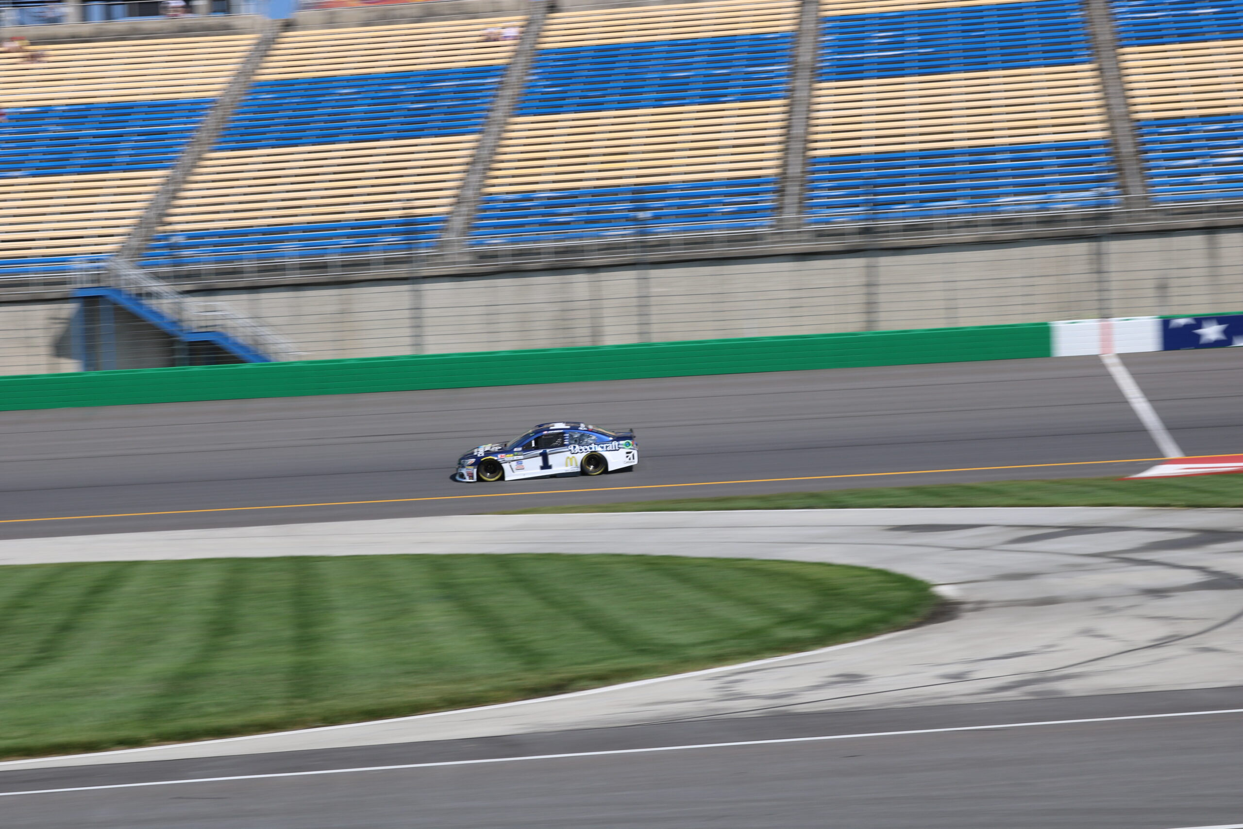 McMurray Fastest in First Cup Practice at Kentucky