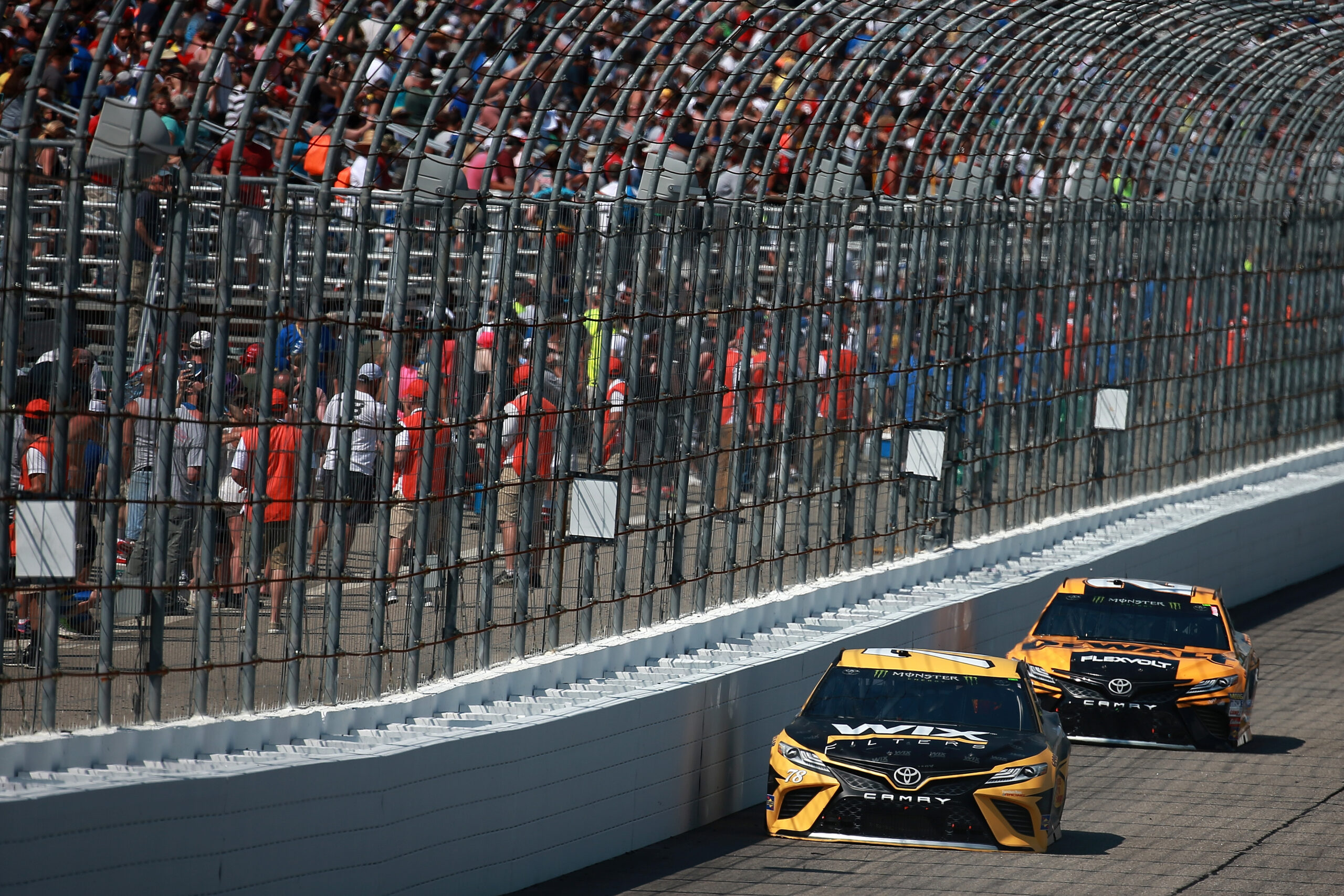 Truex dominates, then rallies from flat tire to finish third