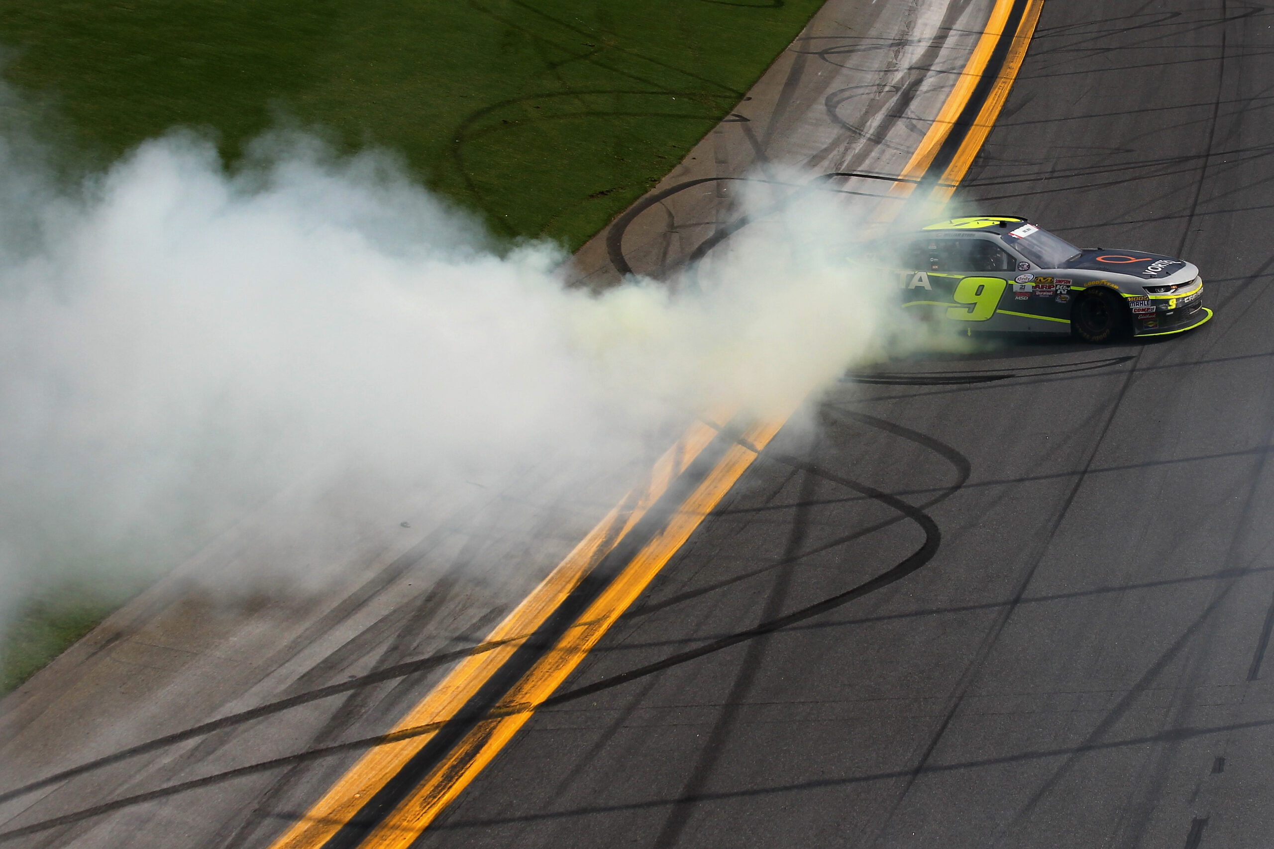 Byron taking over No. 5 Hendrick ride next season