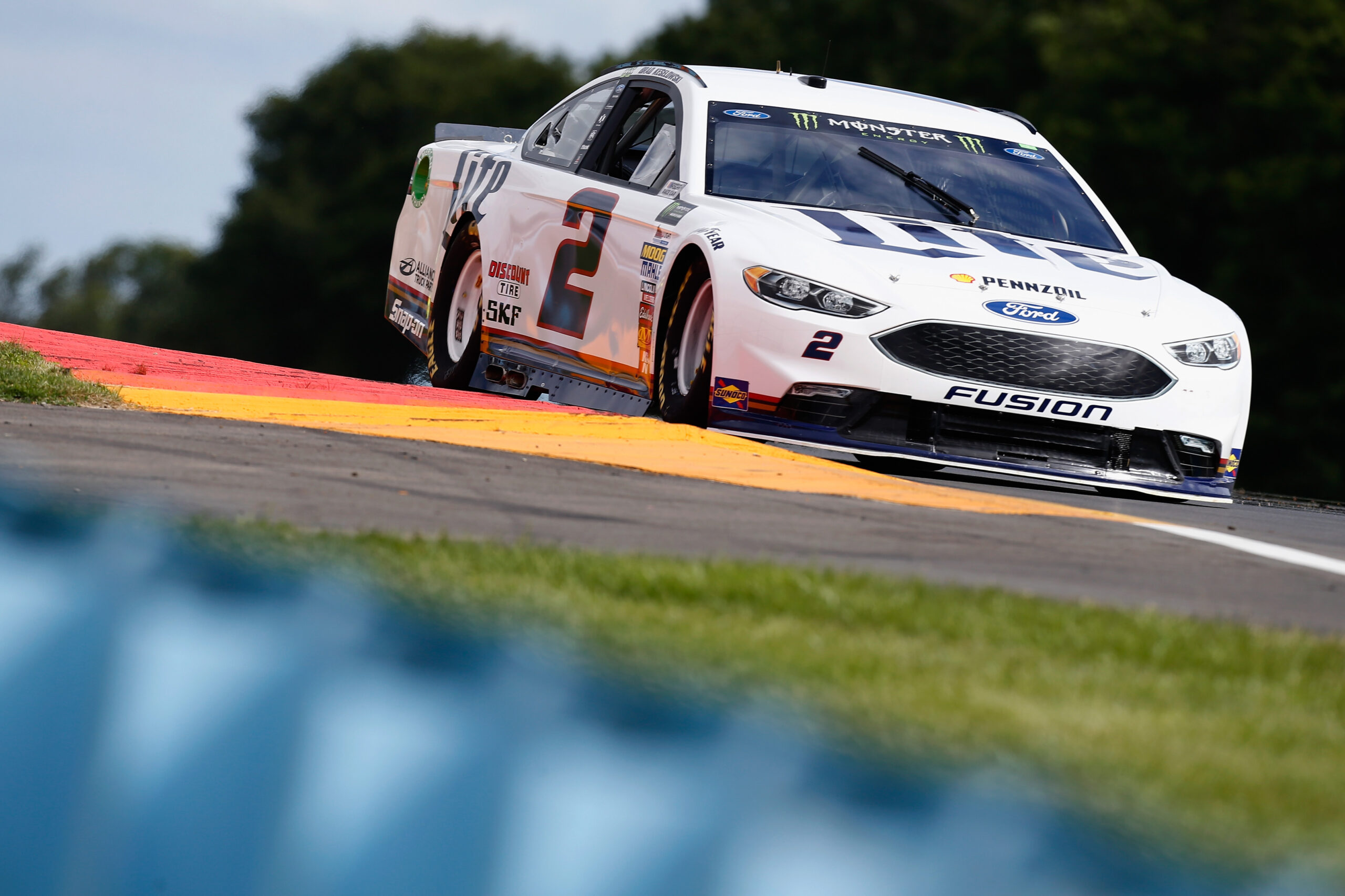 Keselowski fastest in final practice