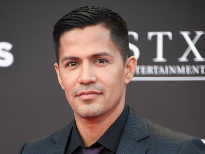 ACTOR JAY HERNANDEZ NAMED GRAND MARSHAL FOR HOLLYWOOD CASINO 400