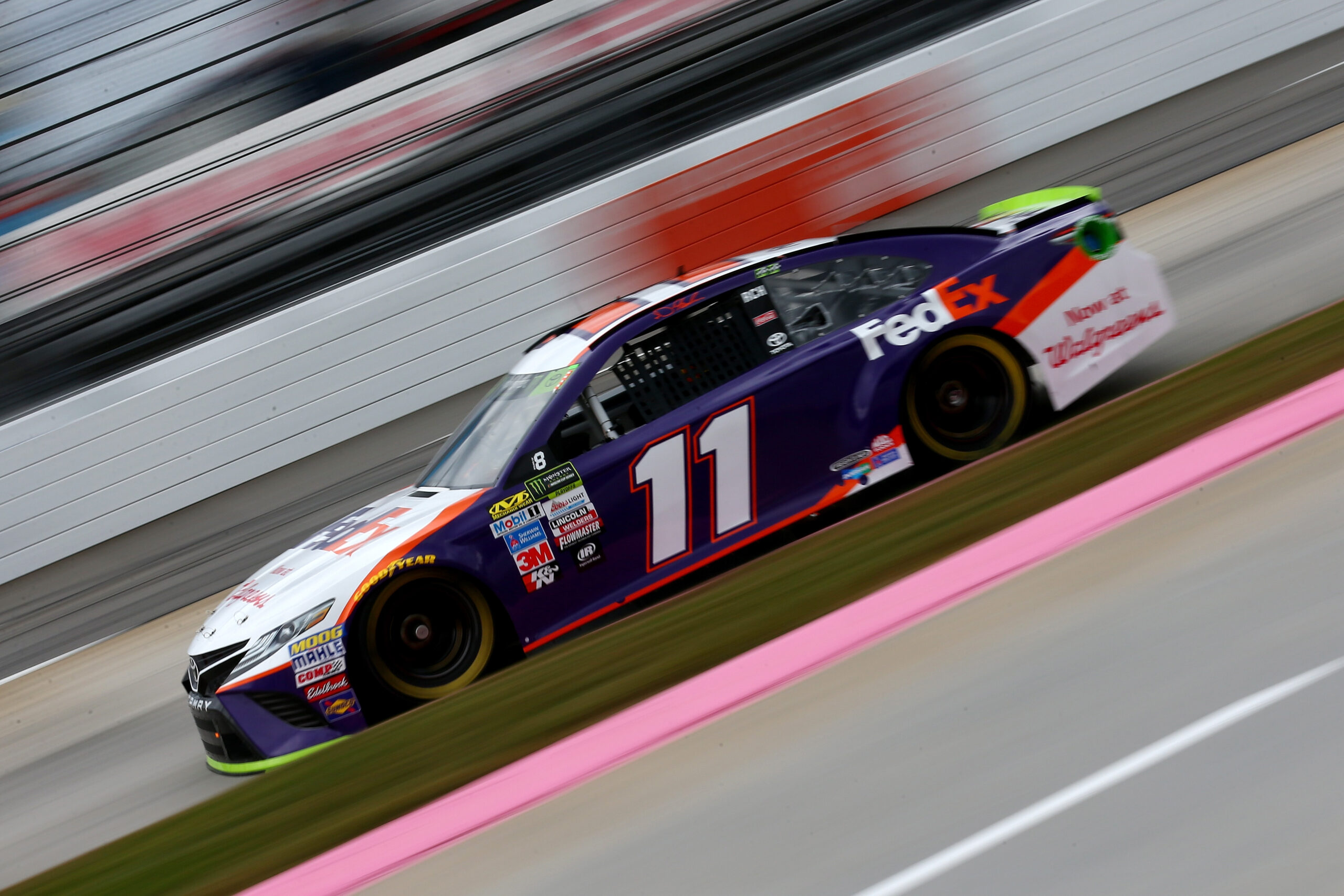 Hamlin Fastest in First Practice at Martinsville