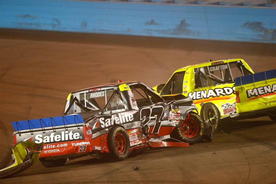 Late Wreck Ends Rhodes’ Title Run