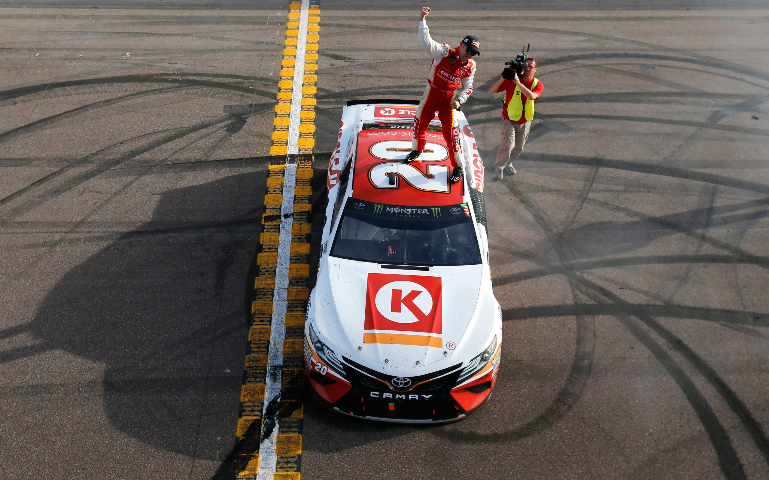 Kenseth Plays Playoff Spoiler at Phoenix