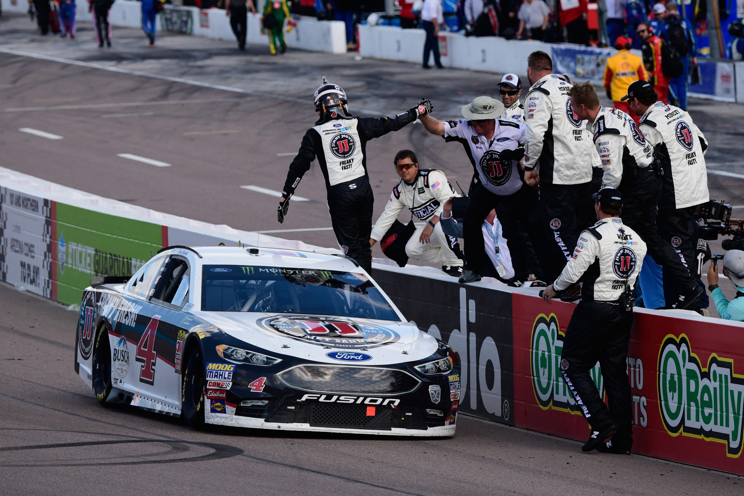 Harvick wins at Phoenix