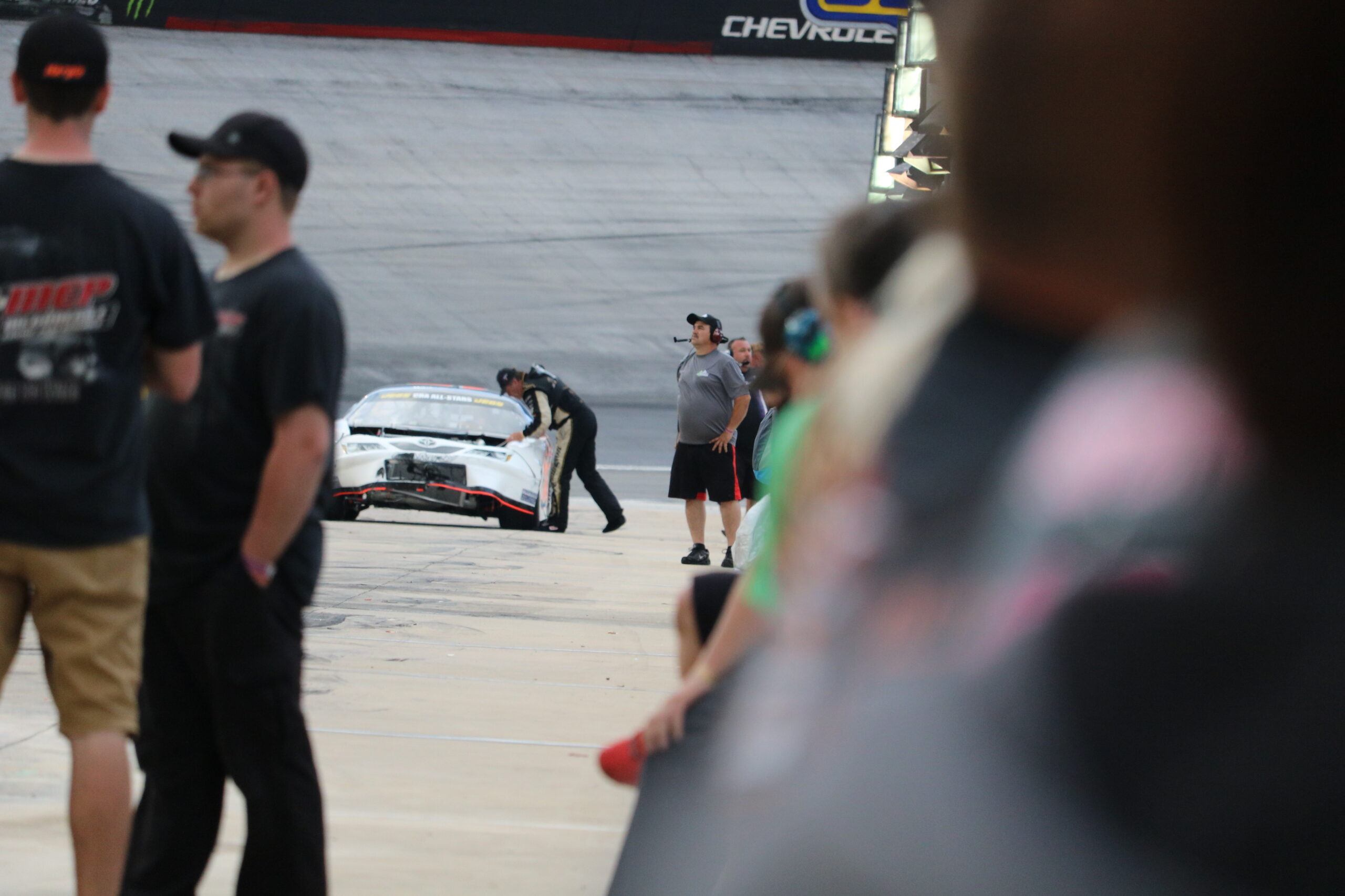 ‘The Gunslinger’ wrecks out from lead in Pro Late Model feature at Bristol