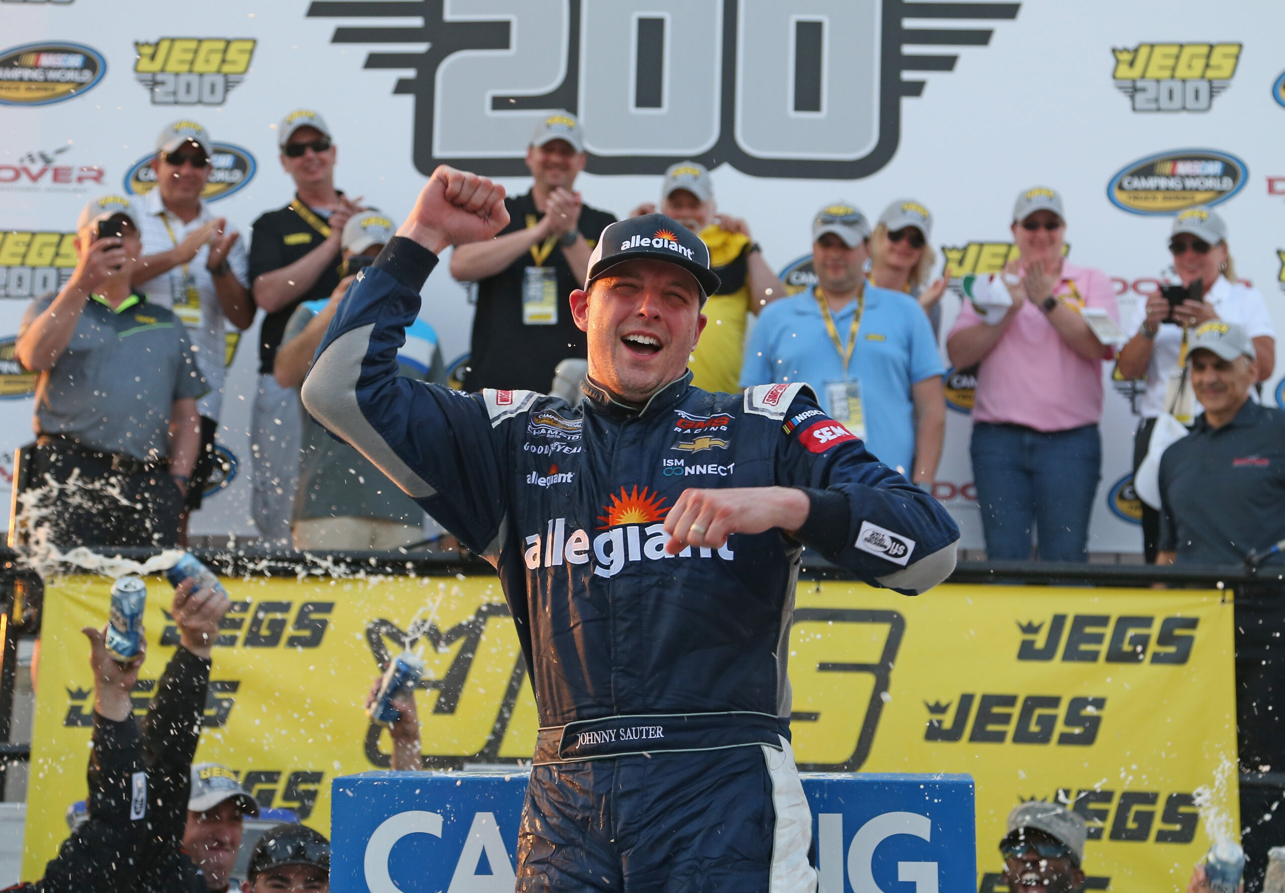 Sauter Defends Dover Title and Wins the ‘JEGS 200’