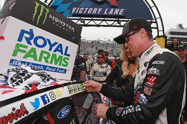 HARVICK WINS FOURTH MENCS RACE!