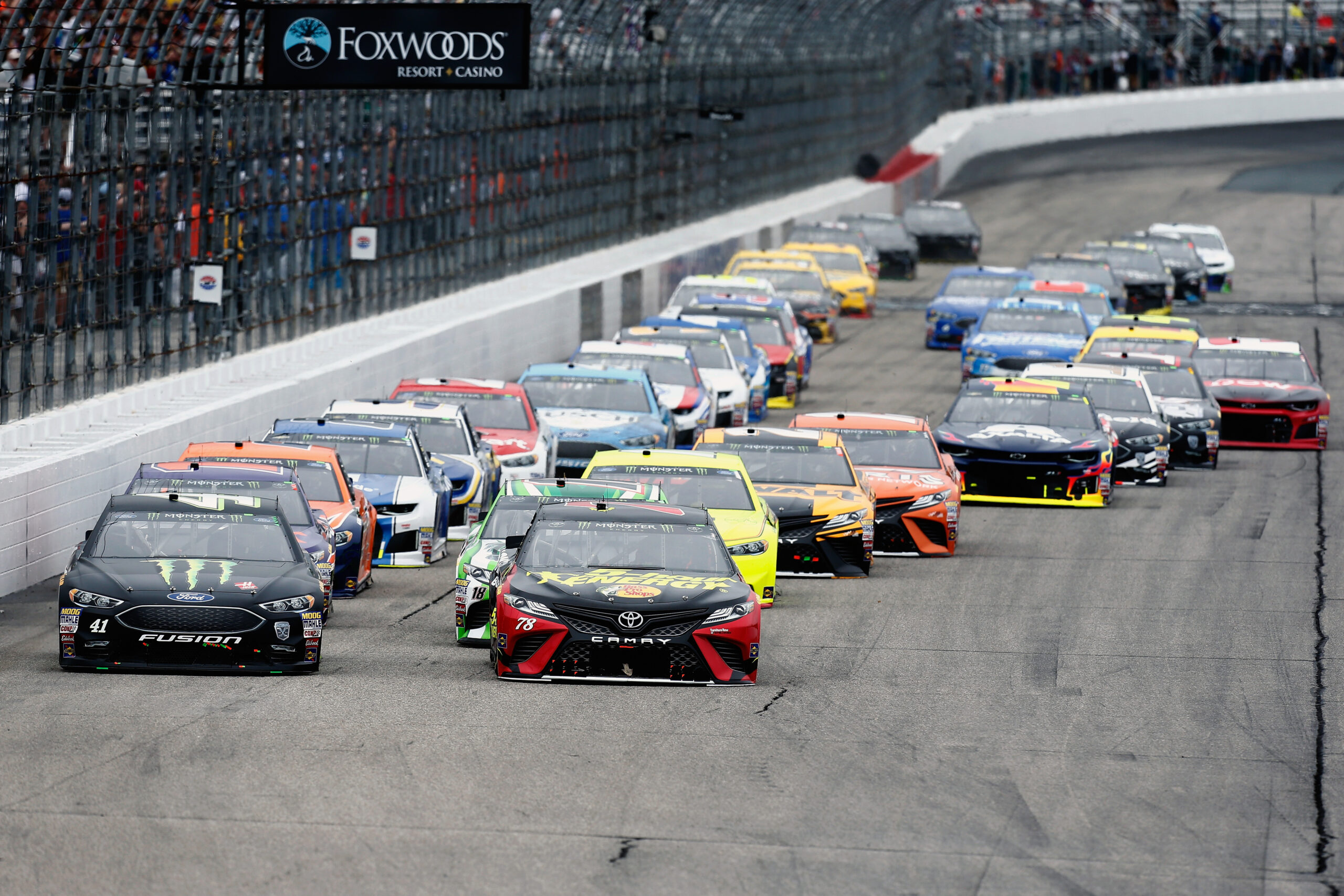 The White Zone: Thoughts on the Cup race at Loudon