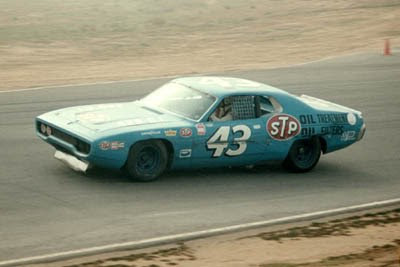 STP Unveils Throwback Scheme for Wallace Jr.