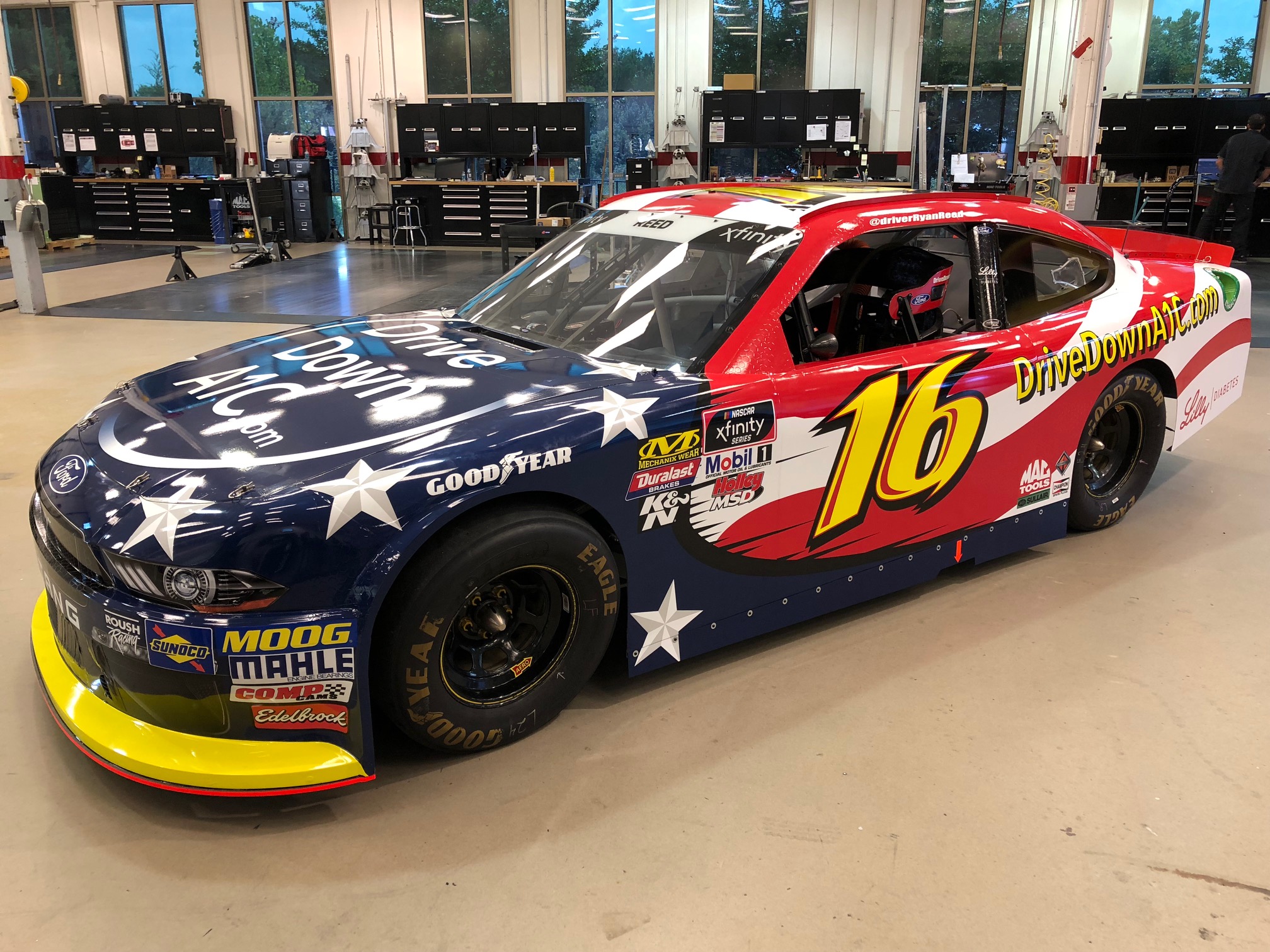 Reed Honors No. 16’s Winning History with Darlington Throwback