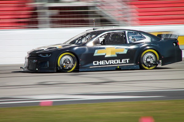 NASCAR drivers go to school during test for 2019 package at AMS