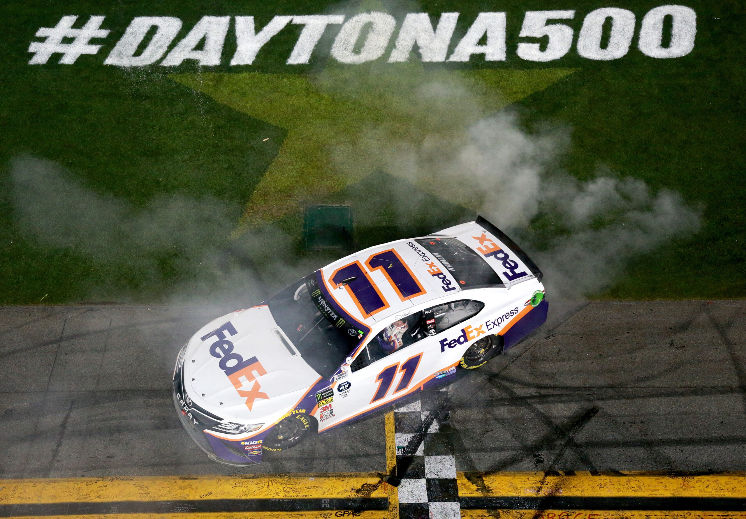Denny Hamlin wins his second Daytona 500