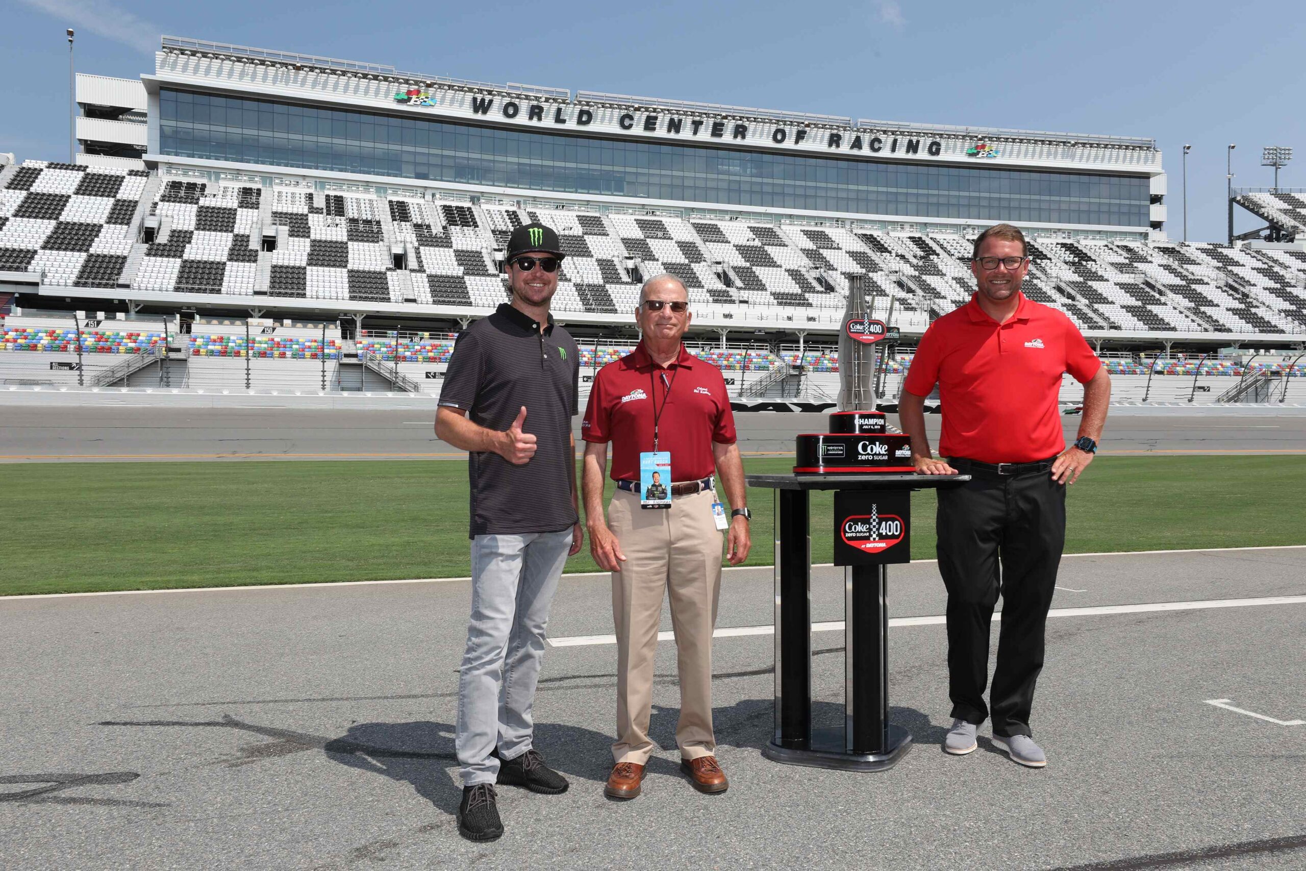 Kurt Busch Returns to DIS – and Takes to the Tri-Oval