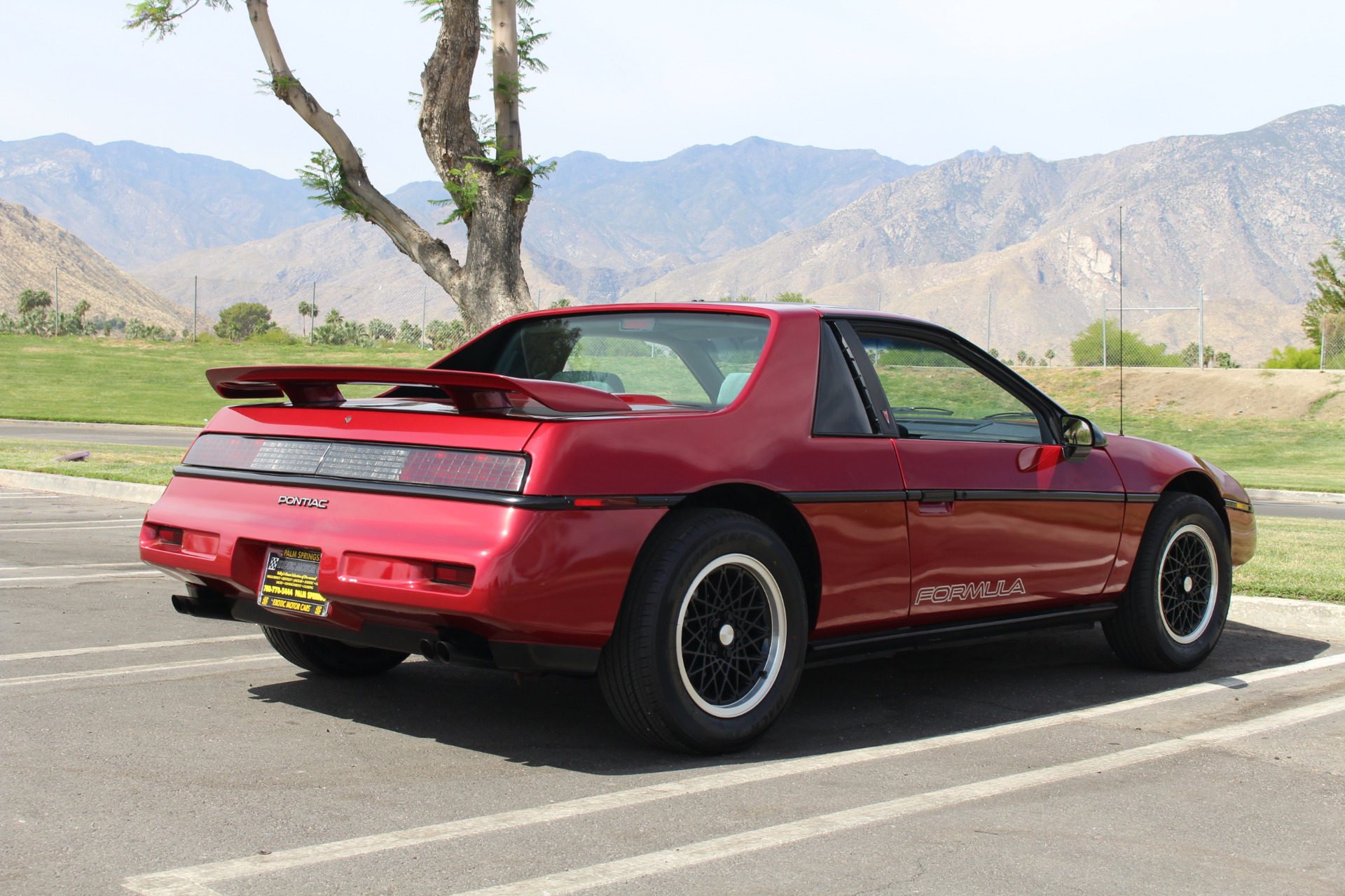 Понтиак фиеро. Pontiac Fiero gt 1988. Pontiac Fiero Formula. Pontiac Fiero gt 1985.