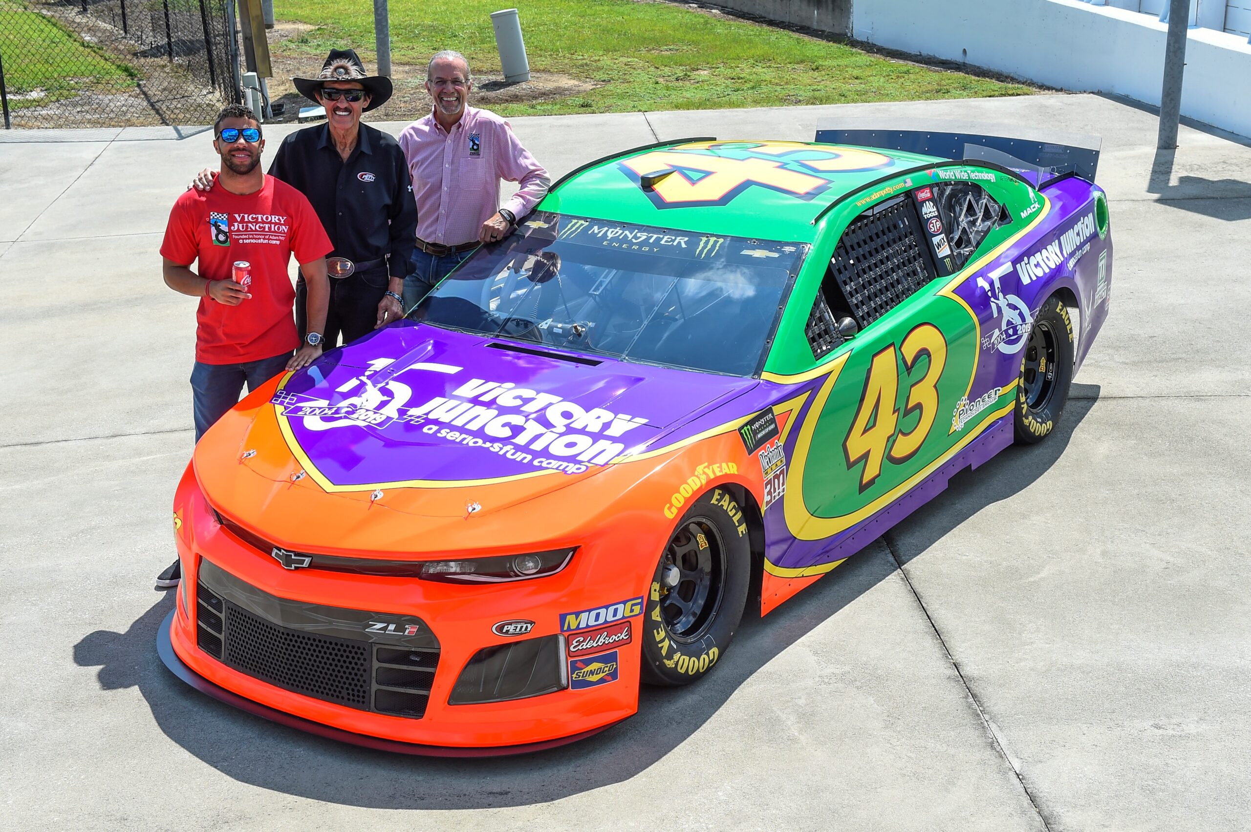 Bubba Wallace Unveils Throwback Paint Scheme At Darlington Raceway Speedwaymedia Com