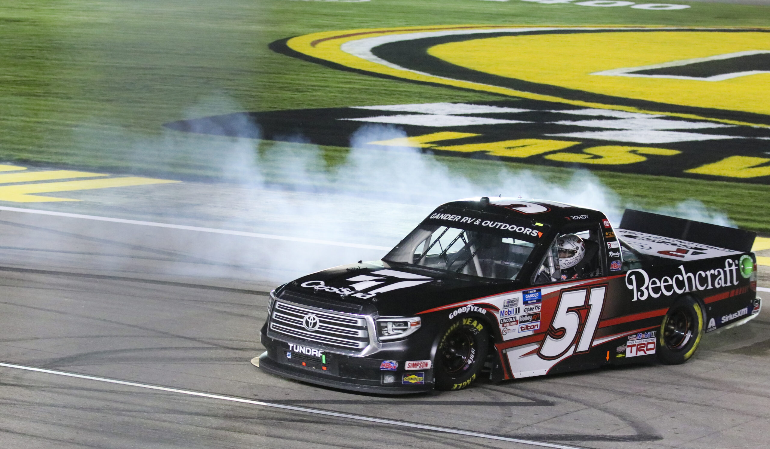 Kyle Busch earns dominant Truck Series win at Las Vegas