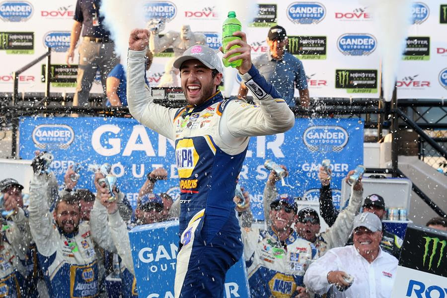 NAPA AUTO PARTS and Hendrick Motorsports extend partnership for two more seasons