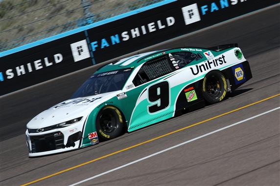 Chase Elliott wins pole for Sunday’s race at Phoenix