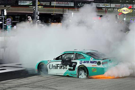 Chase Elliott follows in his father’s footsteps to win the All-Star Race at Bristol