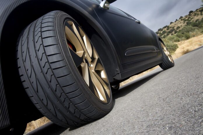 Selecting New Tyres speedwaymedia.com