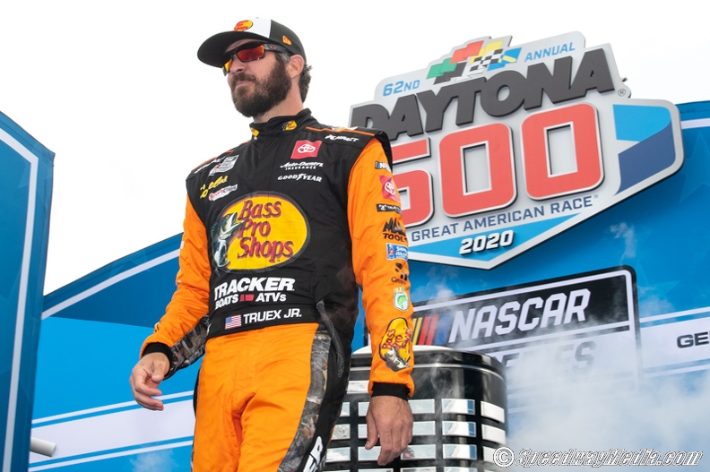 Truex to remain at Joe Gibbs Racing following new contract extension