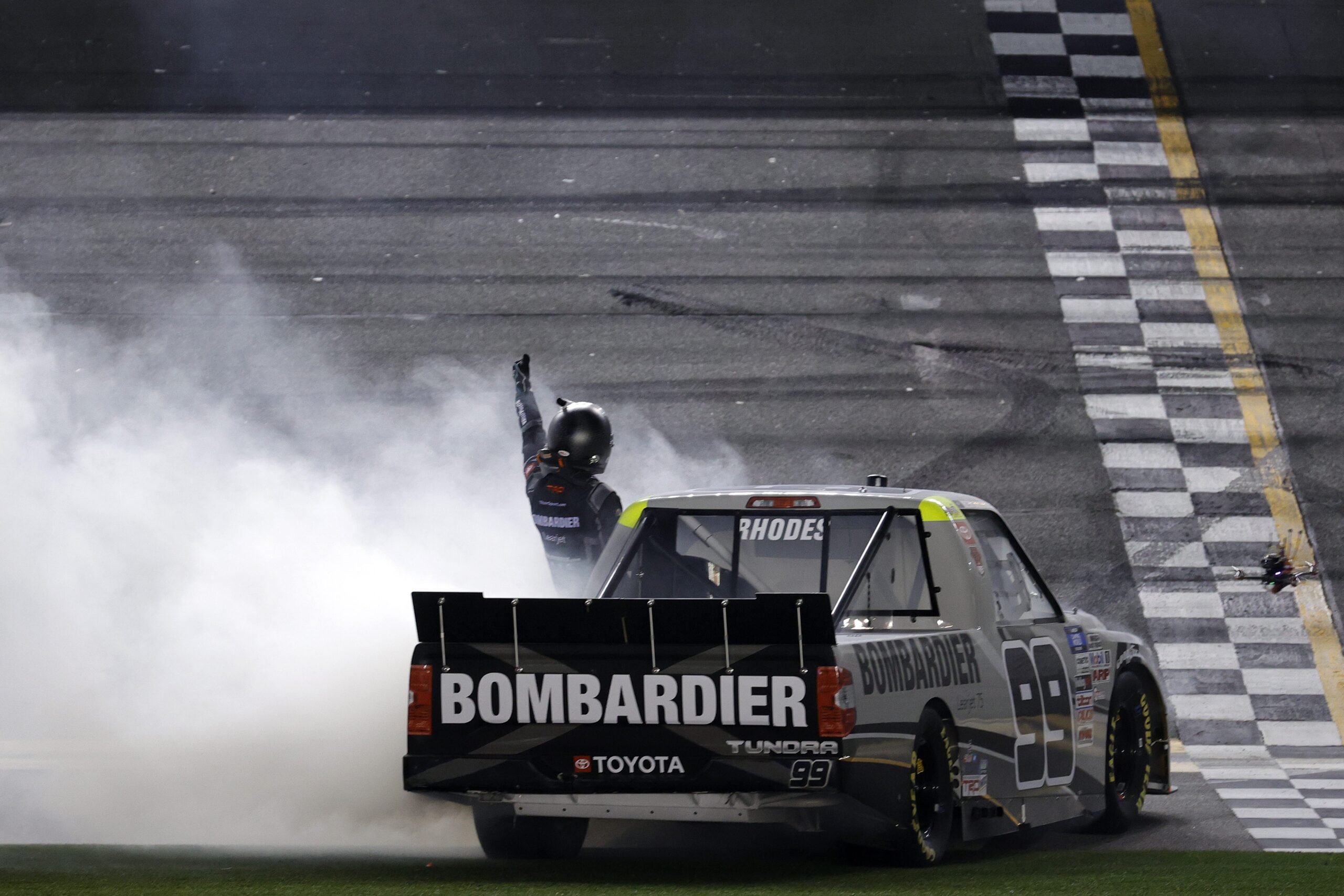 Ben Rhodes powers by Cory Roper for thrilling Daytona victory