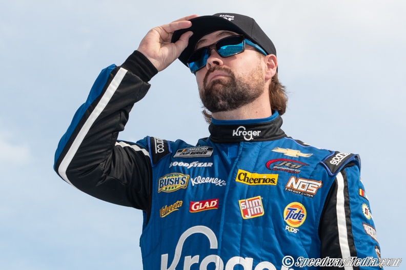 Stenhouse to make 300th Cup start at Martinsville