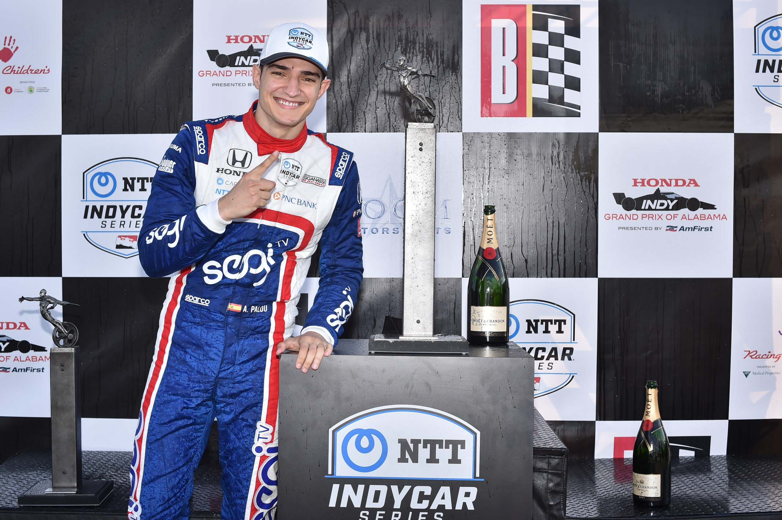 Alex Palou scores first career IndyCar victory at Barber